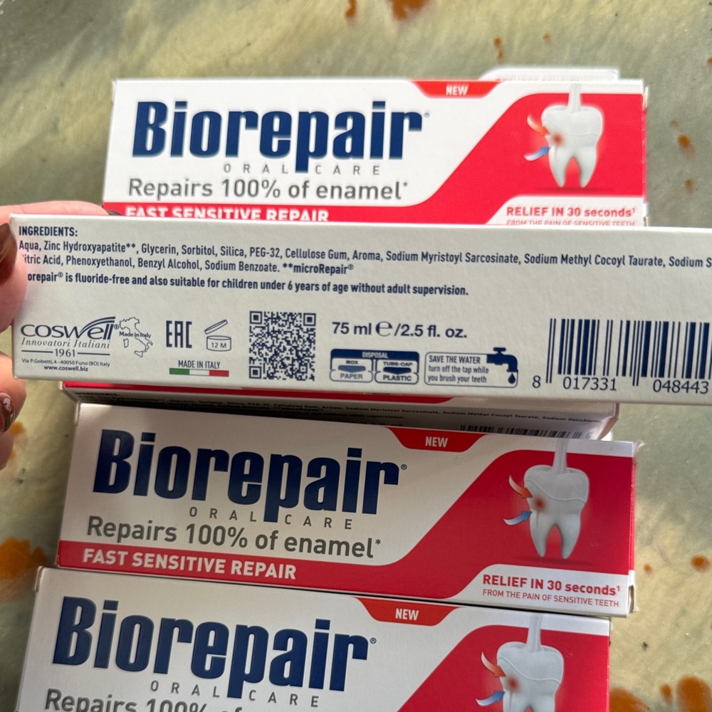 Fast Sensitive Repair Toothpaste - Red and White - Picture 3 of 4